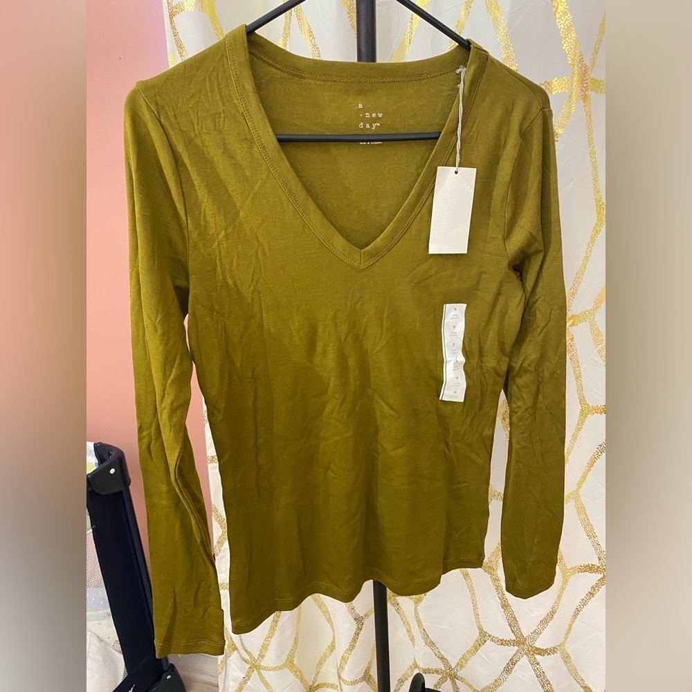 Women’s A New Day V Neck Long Sleeve Top - Picture 2 of 4